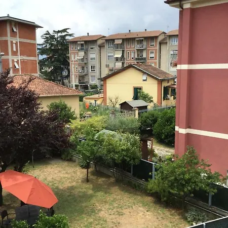 Casa Claudia Apartment *